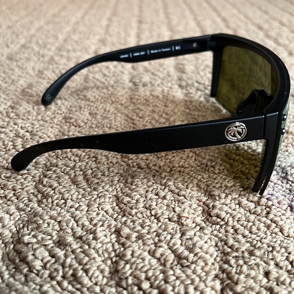 Heatwave Lazer Face Sunglasses - Picture 3 of 6